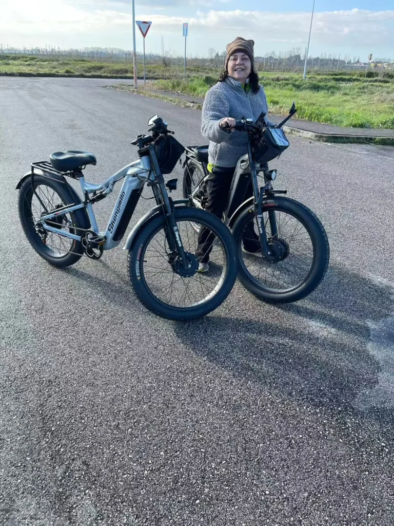 Shengmilo S700 e-bike fat tire con telaio hardtail per carico e percorsi misti in Italia